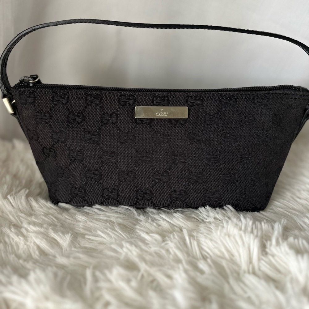 AUTHENTIC GUCCI POCHETTE BOAT BAG